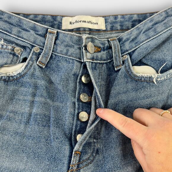Reformation Vintage Fit Distressed Frayed Hem Cropped Jeans in Salton Size 26 - Picture 8 of 8